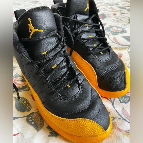 Nike Jordan Retro 12 University Gold basketball shoes - Picture 8 of 12